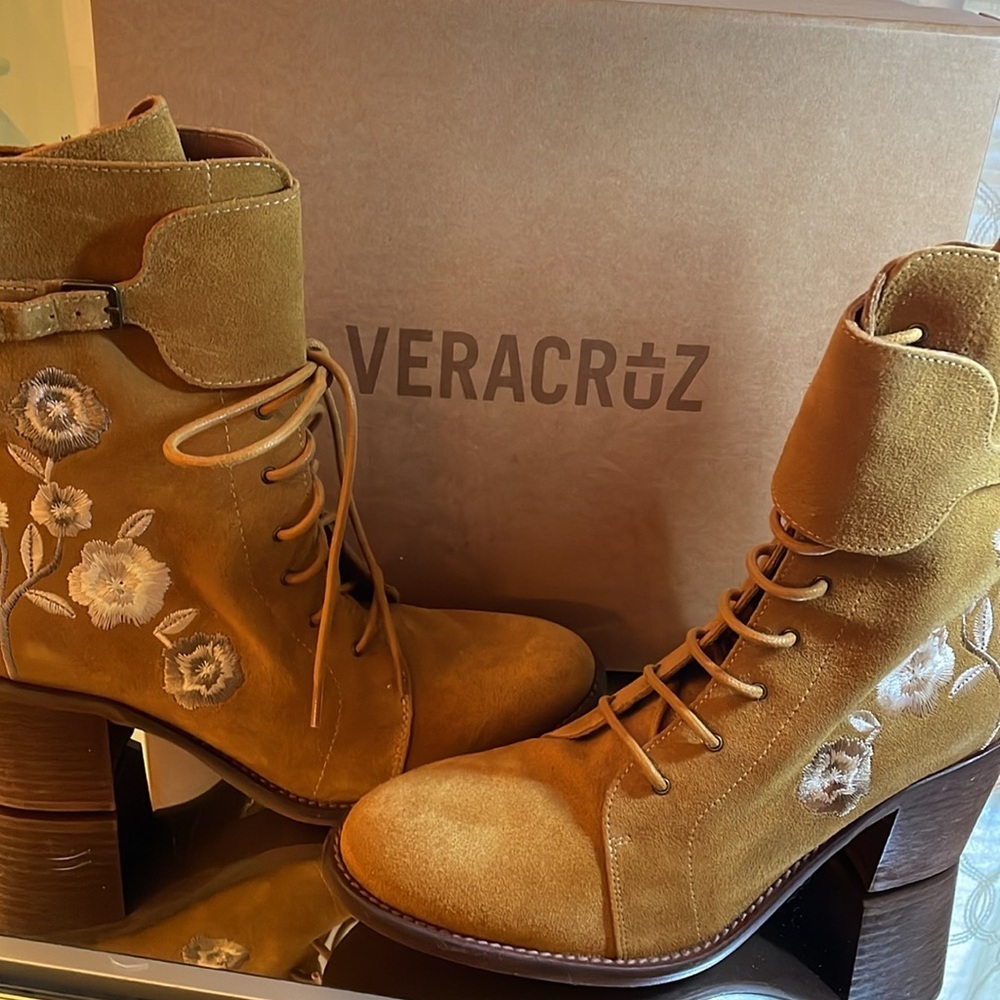 Sundance + Vera Cruz mid-calf suede boots. Lace-up & Embroidered 40 (9.5-10) NWT - Picture 7 of 9